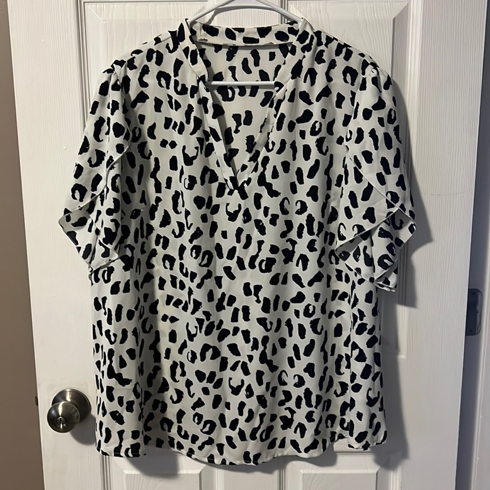 White & black SHEIN blouse